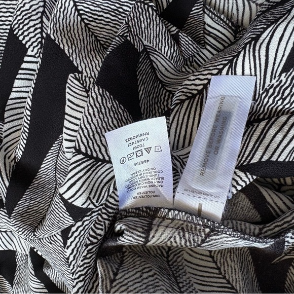 LOFT Fern Wrap Romper Black White Flounce Sleeves‎ womens 12p waisted pockets - Picture 8 of 8